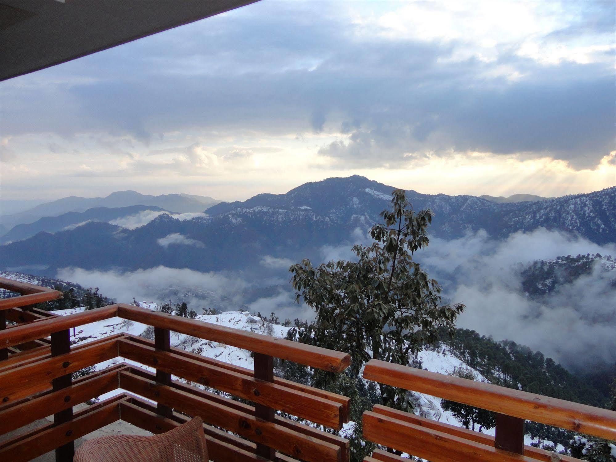 Club Mahindra Канатал Экстерьер фото